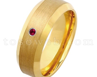 Mannen Ruby Solitaire trouwring, juli Birthstone Ring, 8mm geel goud vergulde afgeschuinde rand wolfraamcarbide ring TS2102