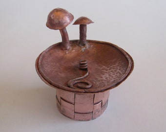 Woven Copper Incense Holder with Mushrooms, for Stick Incense