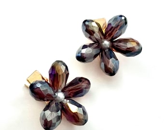 Retro Y2K Crystal Flower Clips – Dark Gray Pearl Alligator Clip Set (Set of 2)