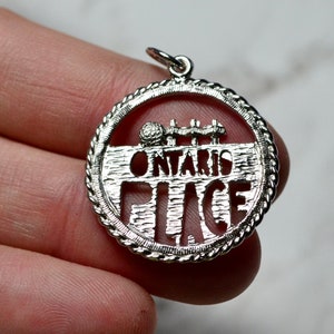 Vintage zilverkleurige &quot;Ontario Place&quot; cirkelhanger