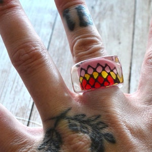 Vintage NOS Clear Lucite Square Abstract Patterned Rings