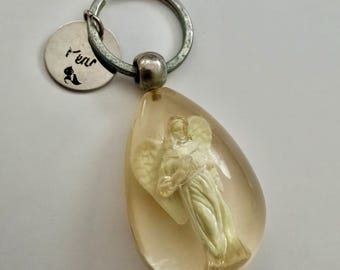 Vintage Resin Winged Angel Religious Keychain [in fair condition]