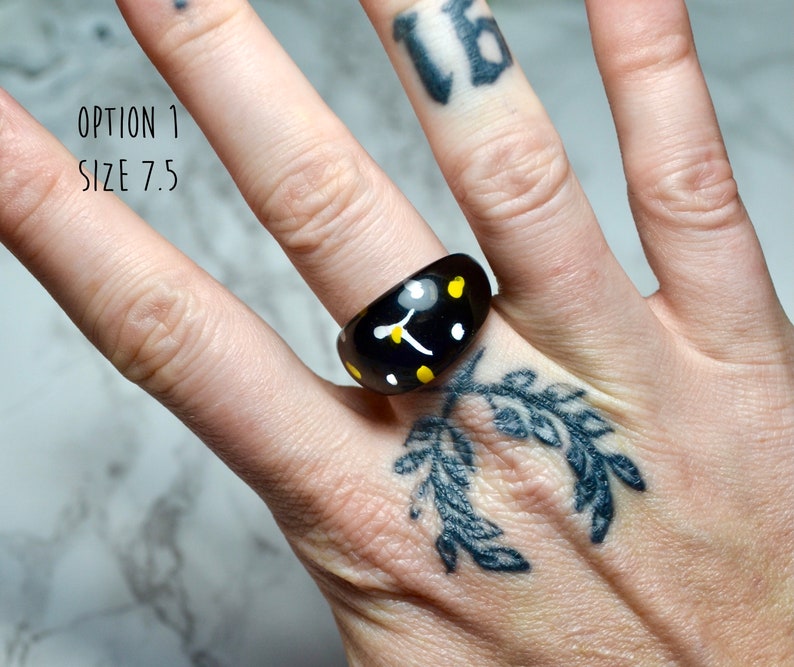 Vintage NOS Lucite Black Plastic Patterned Rings