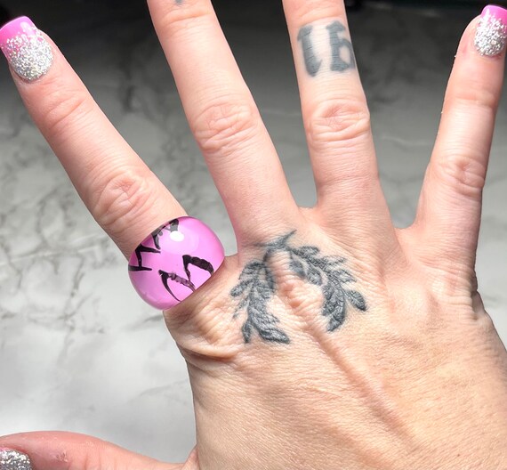 Vintage Lucite Triangular Patterned Rings - image 7