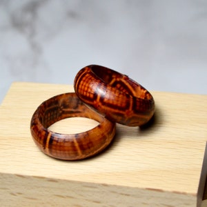 Vintage Wooden Cross-Hatch Patterned Ring