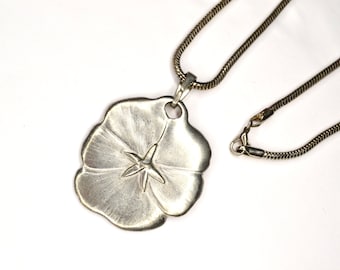 Vintage Silver-tone Flower Pendant Necklace