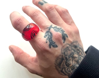 Vintage Lucite Resin Retro Bright Red Statement ring w/ black circle pattern