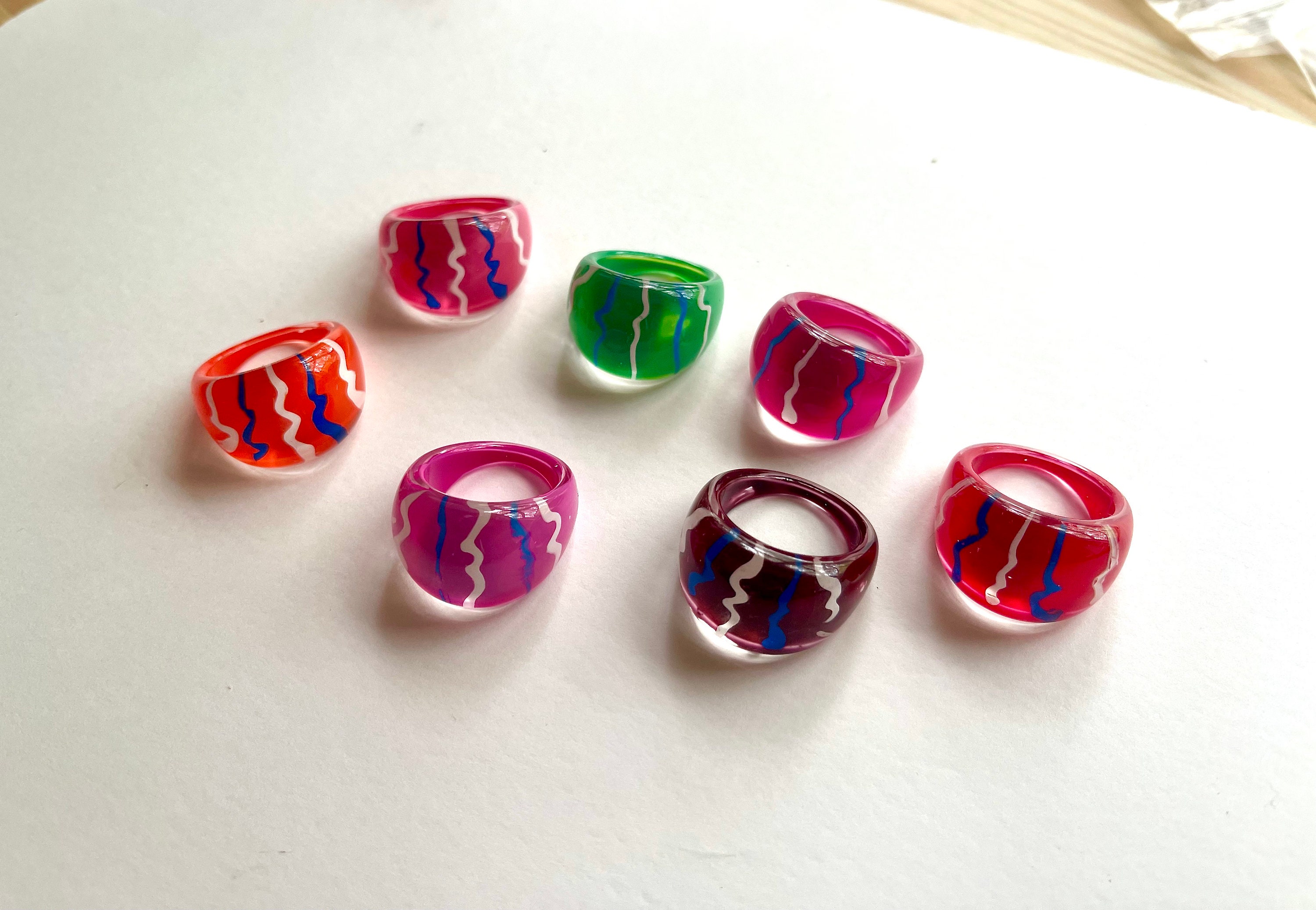 Vintage Lucite Resin Retro Bright Red Statement Ring W