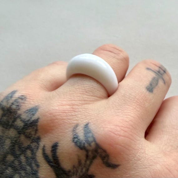 Retro white plastic globe statement bubble ring; … - image 3