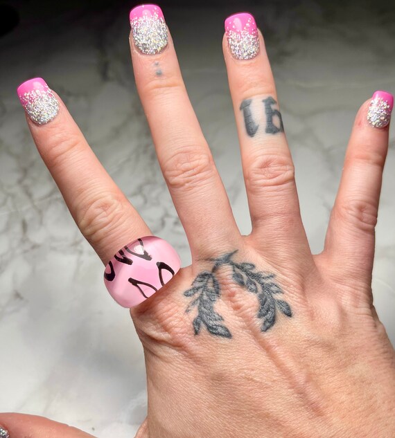 Vintage Lucite Triangular Patterned Rings - image 5