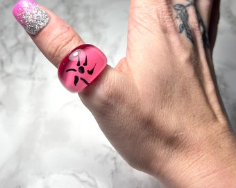 Vintage Lucite Sun Patterned Plastic Rings