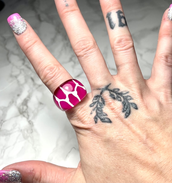 Vintage Lucite Tortoise Shell Patterned Rings - image 10