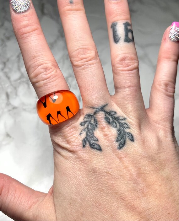 Vintage Lucite Triangular Patterned Rings - image 3