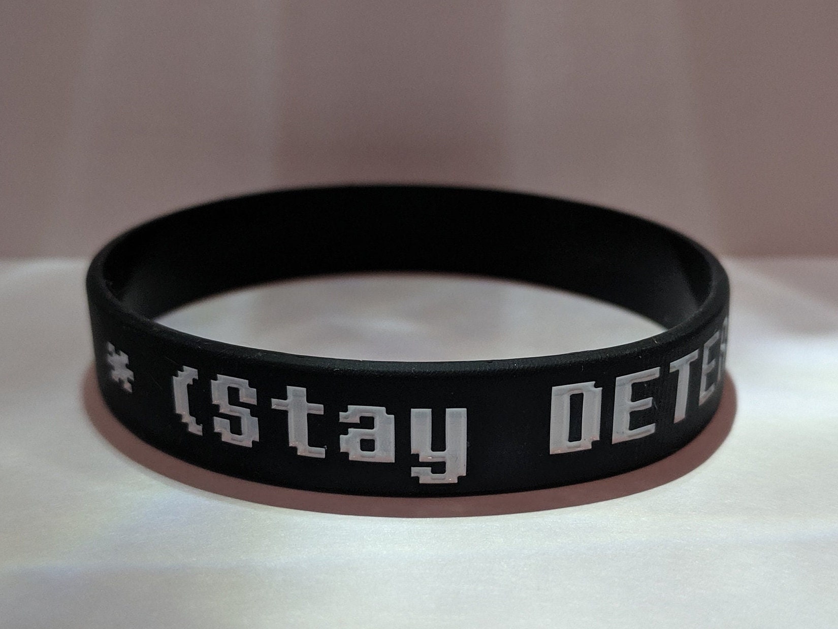 Undertale / Deltarune *(Stay DETERMINED!) Silicone Bracelet / Wristba…