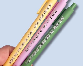 Juego de bolígrafos divertidos para adultos / Frases sarcásticas en bolígrafos de tinta de color / Regalo para compañeros de trabajo ¡Qué momento para estar vivo!