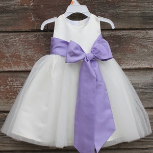 Flower girl dress,Ivory lace flower girl dress,rustic flower girl dress, Baby lace dress, Country shabby chic flower girl dress, Girl dress
