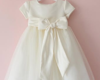 Ivory White Short sleeves Tulle Flower Girl Dress, Sweetheart Neckline, Puffy Skirt, Tea Length