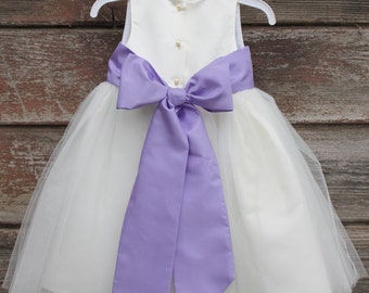 Flower girl dress,Ivory lace flower girl dress,rustic flower girl dress, Baby lace dress, Country shabby chic flower girl dress, Girl dress