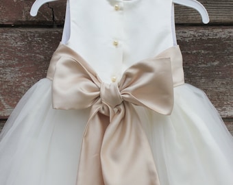 lace girl dress, flower girl dress, flower girl lace dresses, long sleeve dress, country lace dress, cream toddler dress, ivory lace dress