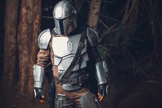 The mandalorian 2024 costume