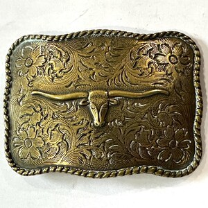 Vintage Western Longhorn Belt Buckle Engraved Floral Cowboy Buckle Antique Brass Tone Rodeo Ranch Wear 8540A