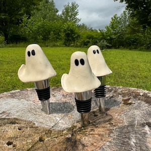 Ghost wine stopper