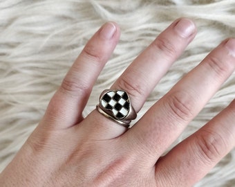Distressed Checkerboard Heart Shape Adjustable Ring / Retro Style / 90s Fashion / 70s Accessories / Lightweight / Funky Jewelry