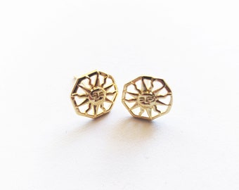 Gold Plated Sun Stud Earrings / Statement Jewelry / Lightweight Earrings / Celestial Jewelry / Sun Stud Earrings / Large Stud Earrings