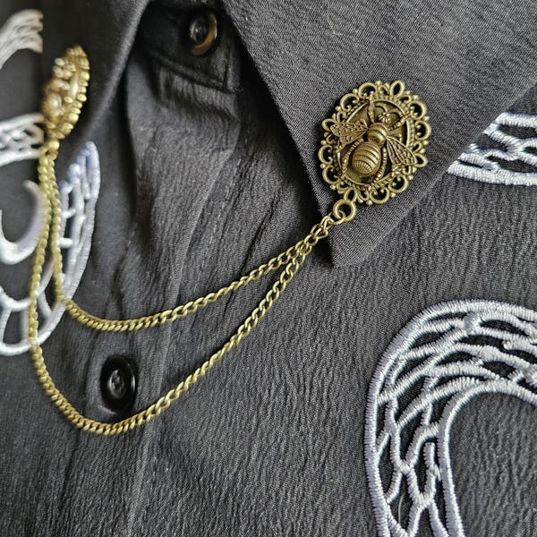 Victorian Collar Pin Chain. Bee Brooch. Collar Pins. Lapel Pins. Vintage Style. Brass Bronze Collar Chain. Collar Clips. Collar Pendant.