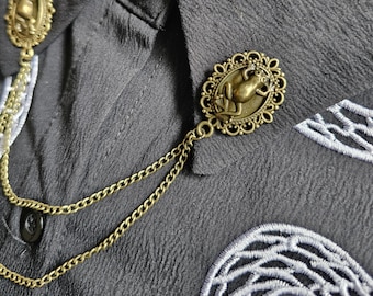 Victorian Collar Pin Double Chain. Frog brooch. Collar Chain. Collar Pin. Nature pins. Collar Clips. Collar Pendant. Lapel pins.
