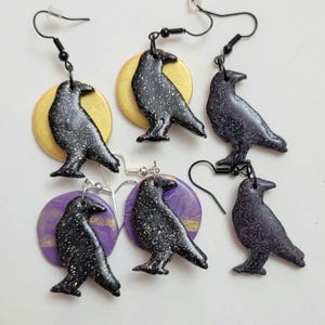 Boucles d&#39;oreilles corbeau. Boucles d&#39;oreilles corbeau. Boucles d&#39;oreilles corbeau et lune. Boucles d&#39;oreilles lune. Boucles d&#39;oreilles sorcières. Effrayant. Halloween. Holographique. Éclat. Fait main