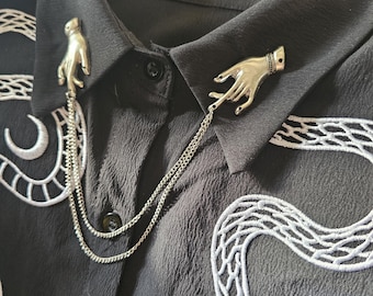 Victorian hands Collar Pin Double Chain. Silver Collar Chain. Collar Pin. Collar Clips. Collar Pendant. Gothic Jewelry. Lapel pin