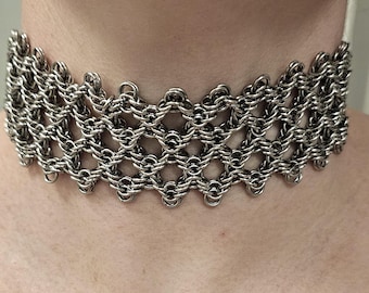 Staggered Byzantine Chainmail Choker. Day Collar. Industrial jewelry. Gothic. Punk. Alt. Grunge. Rave Outfit. Medieval. Bold chunky necklace