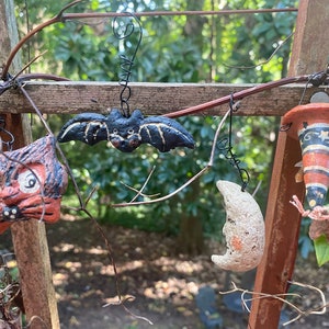 4pcs Hanging Vintage Resin Halloween Ornament Set Moon, Bat, Cat, Which Hat