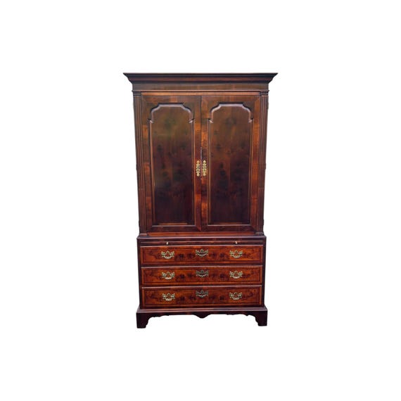 Henredon Aston Court Collection Georgian Banded Burled Armoire / TV cabinet