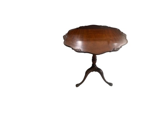 Vintage Weiman Chippendale Style Mahogany Pie Crust Tilt Top Accent Table