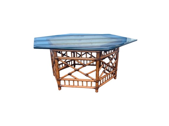 Lexington Tommy Bahama Island Estate Key Largo Cocktail Table With Glass Top