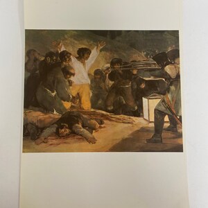 Peut inclure: Une peinture représentant une scène de violence. Un groupe de personnes est abattu par des soldats. Une personne est étendue au sol, morte. La peinture est sombre et lugubre, avec un sentiment d'urgence et de chaos.