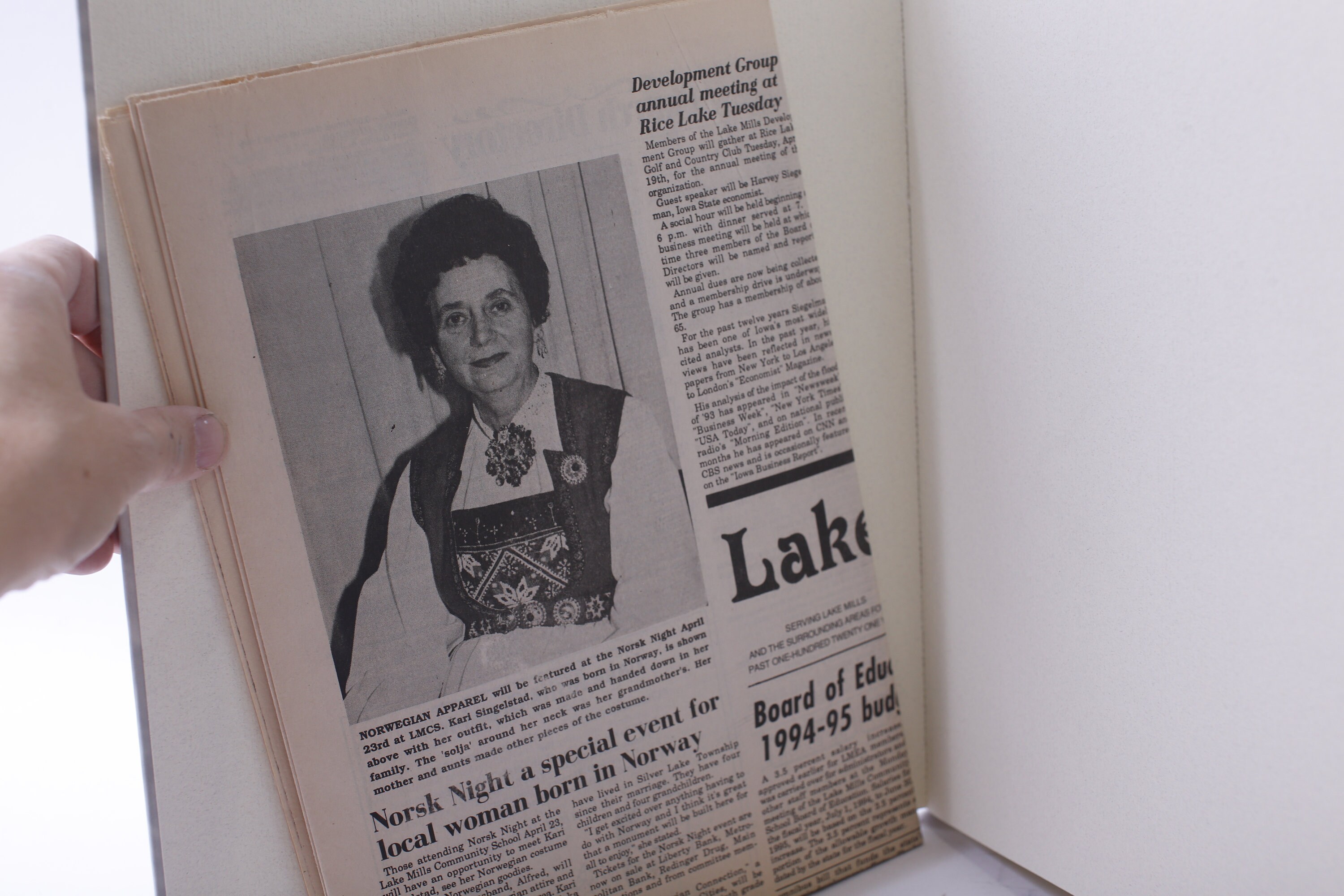 Lake Mills Graphic, Community History, 1994, Newspaper, 1892  display picture 1
