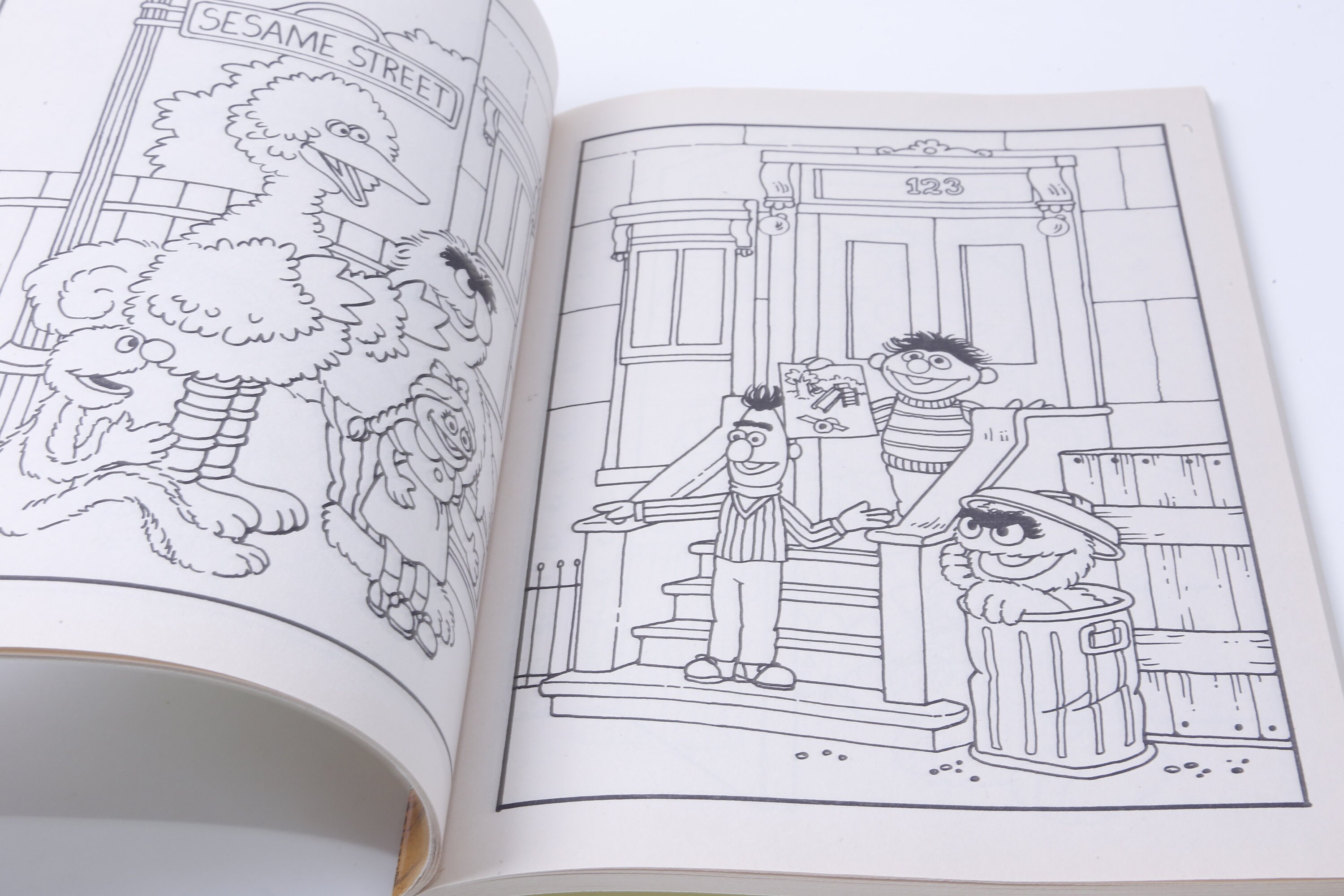 Golden Book - A Giant Coloring Book - Let's Go to Kindergarten - Sesame  Street