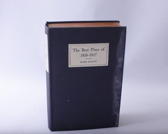 De bästa pjäserna från 1926-1927 och årsboken för dramat i Amerika, redigerad av Burns Mantle, Dodd Mead och Co, FLAW ~ 240110-DIAF 783