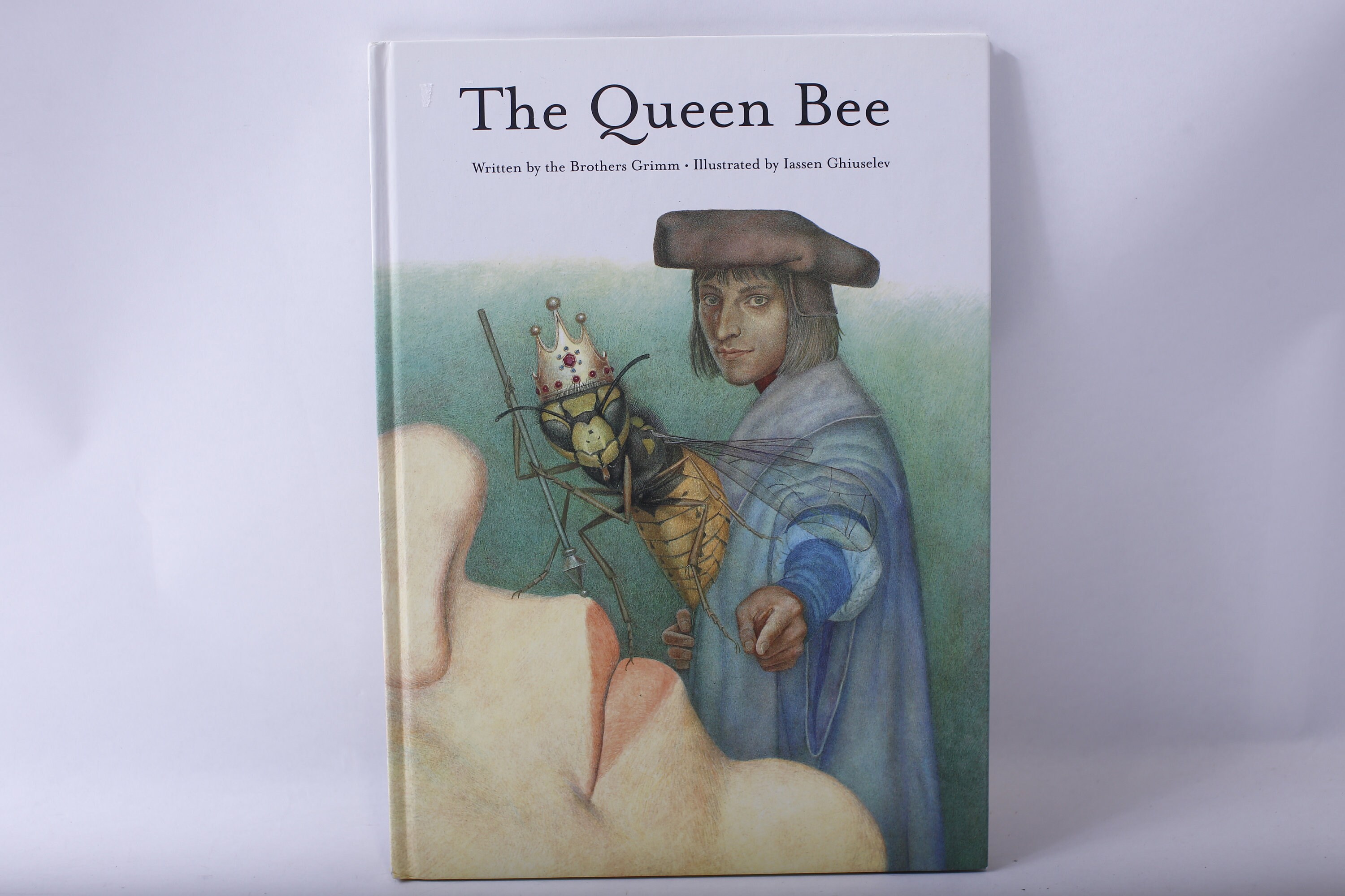 The Queen Bee, Brothers Grimm, Picture Book, Ilustrated by Iassen