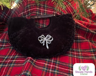 Mellie Purse - VELVET Crochet Clutch with Wooden Handles