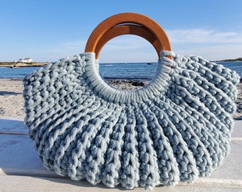 Mellie Mini - Crochet Clutch Purse with Wooden Handles