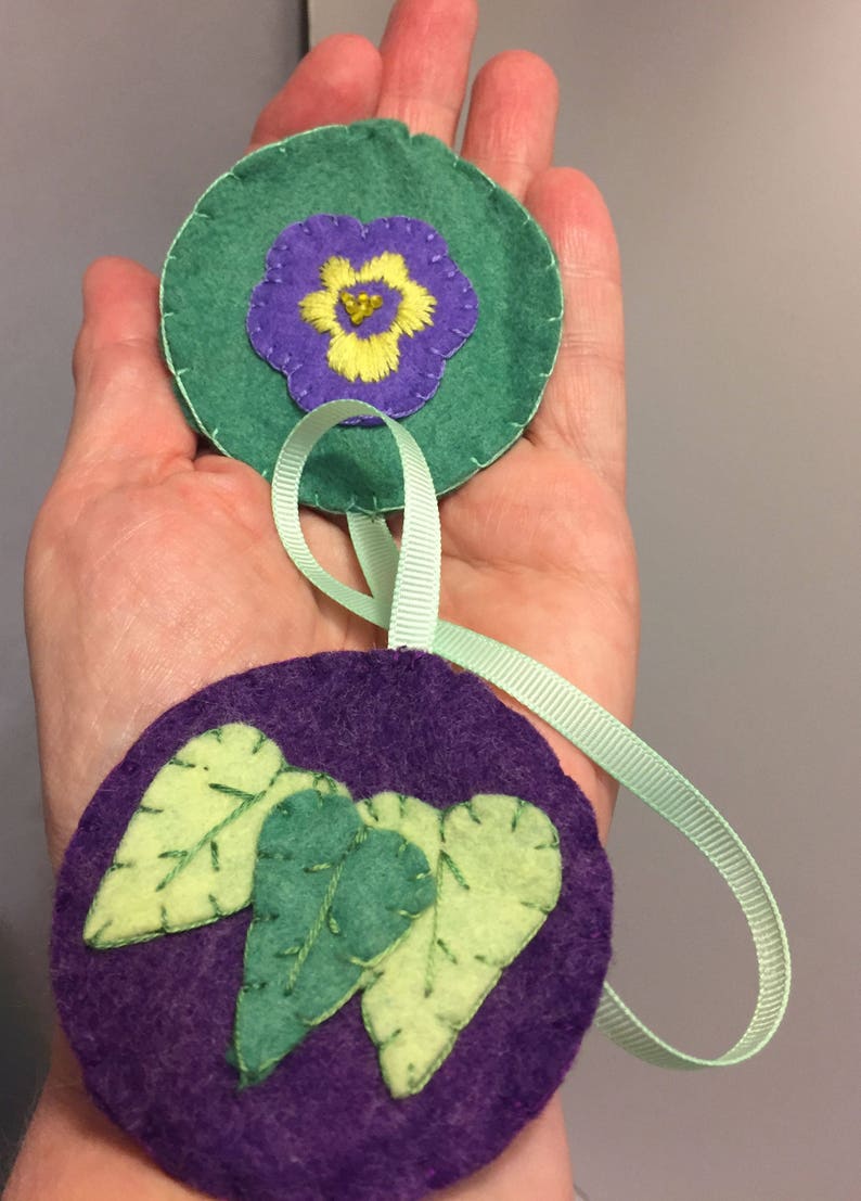 Felt Pansy Bookmark: Embroidered Flower Pagemarker, Book Lover Gift image 3