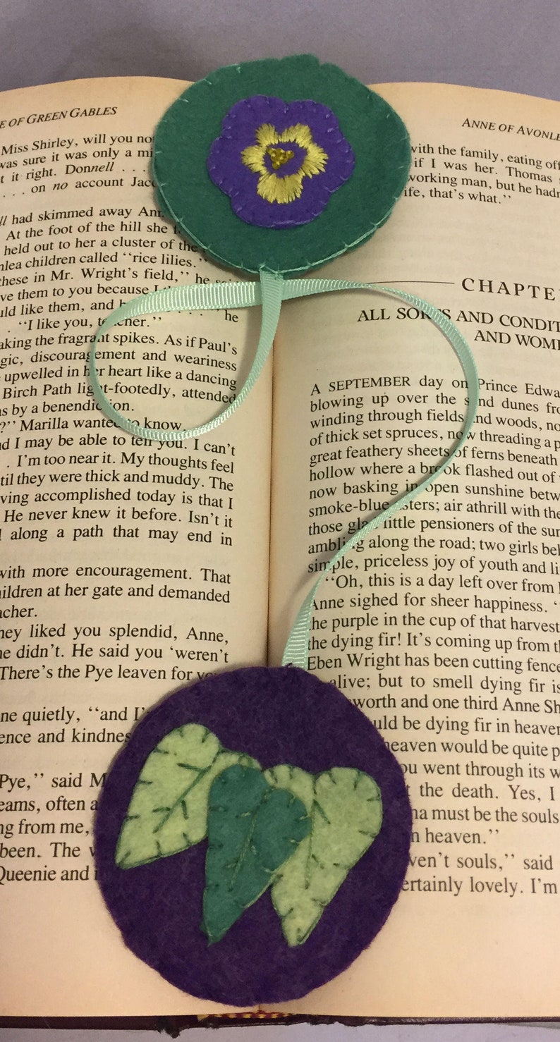 Felt Pansy Bookmark: Embroidered Flower Pagemarker, Book Lover Gift image 2