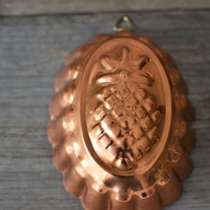 Antique copper mold, old copper baking mold, pudding mold, country kitchen, wall decor, copper cookware, baking mold, dessert mold, shabby
