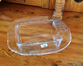 Handmade glass butter dish 'Bölja' by Lindshammar, Sweden, design Gösta Sigvard, classic butter storage dish, glass art