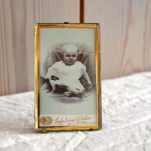 Antique small picture frame, picture holder, photo frame, vintage picture holder, brass frame, shabby chic, brocante, Ekströms Photo Studio
