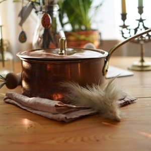 Antique large copper pot, saucepan, copper cookware, food blog prop, rustic country kitchen, farmhouse kitchen decoration